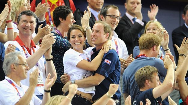 efusivo-Kate-Middleton-Guillermo-Londres_TINIMA20120803_0127_5
