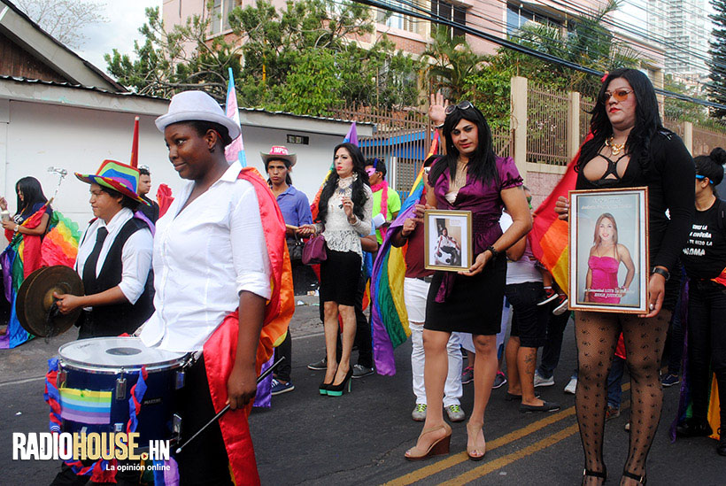 desfile-lesbico-gay-radiohouse-10