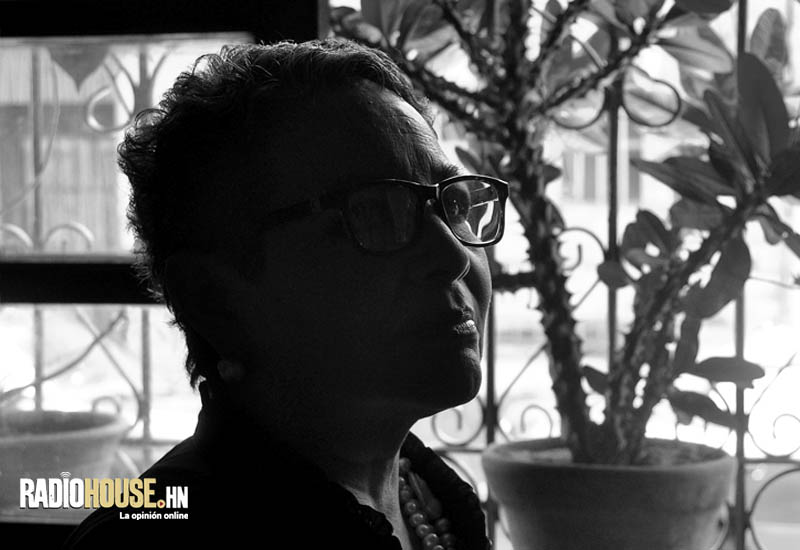 ANARELLA VELEZ_RADIOHOUSE (13)