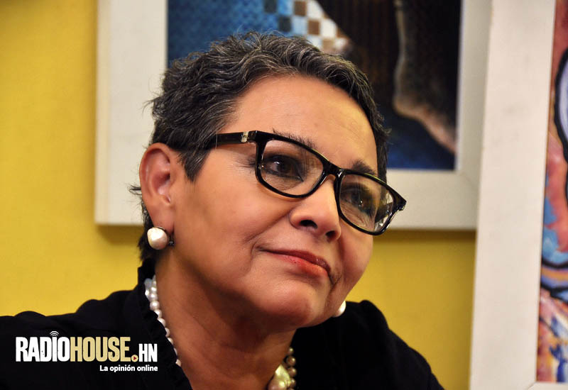 ANARELLA VELEZ_RADIOHOUSE (2)