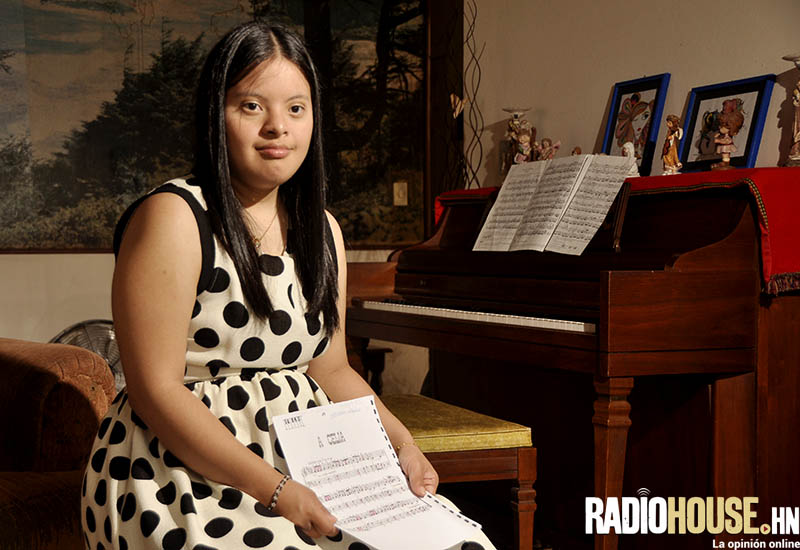 NORA MELINA_RADIOHOUSE (55) (1)