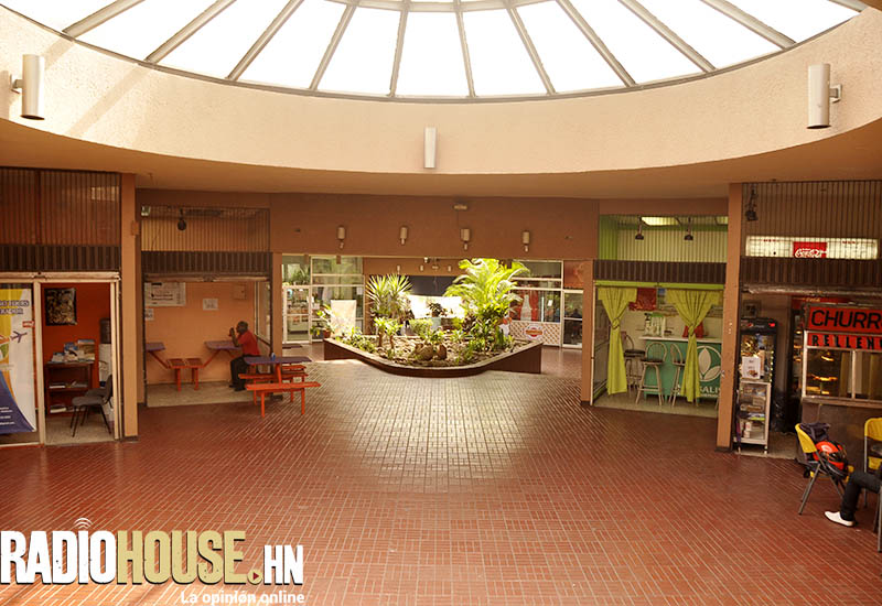Q PASO CON EL CENTRO COMERCIAL CENTRO AMERICA_RADIOHOUSE (24)