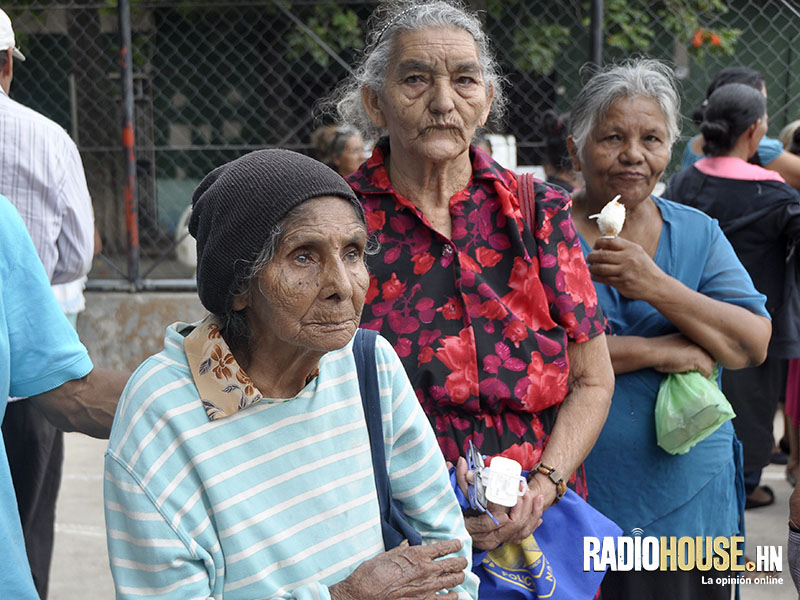 ADOPTA_UN_ABUELO_radiohouse (6)
