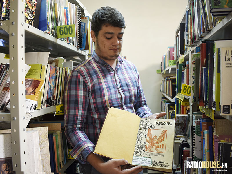 Biblioteca ALCALDIA_Tegucigalpa_RADIOHOUSE (131)