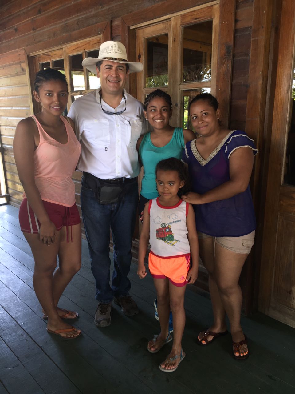 joh y vecinos