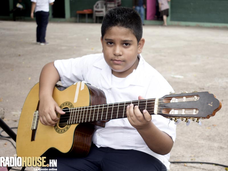 ESCUELA ESPERIMENTAL DE MUSICA (52)