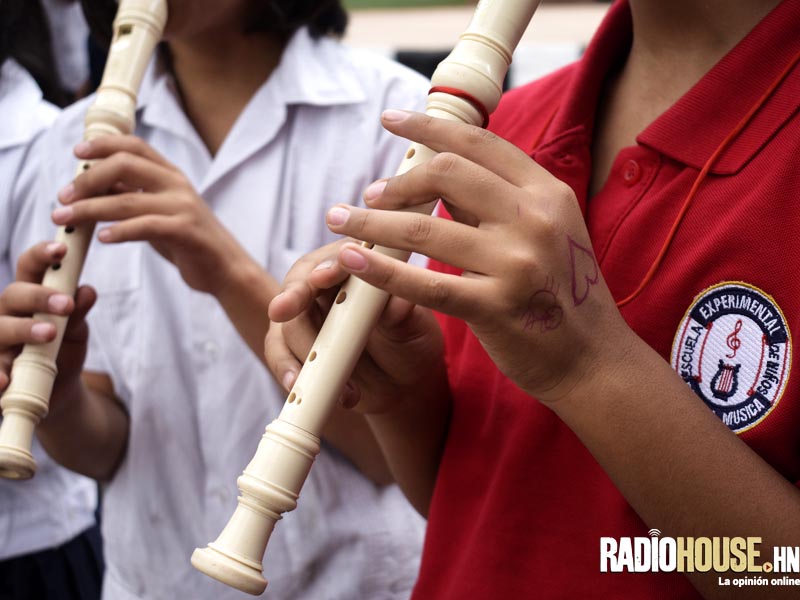 ESCUELA ESPERIMENTAL DE MUSICA (54)