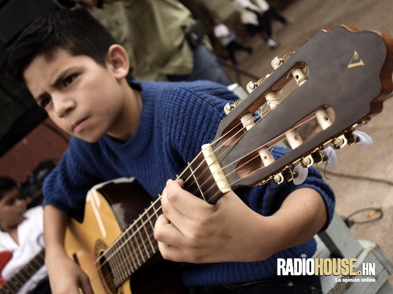 ESCUELA ESPERIMENTAL DE MUSICA (67)