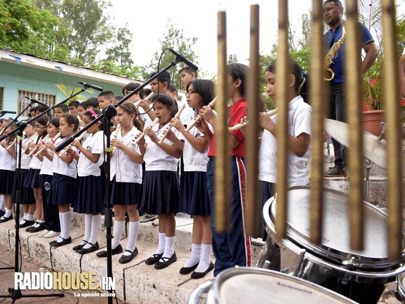 ESCUELA ESPERIMENTAL DE MUSICA (78)