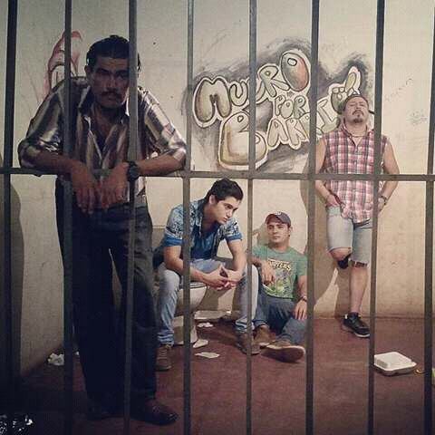 4 hondureños en apuros 4