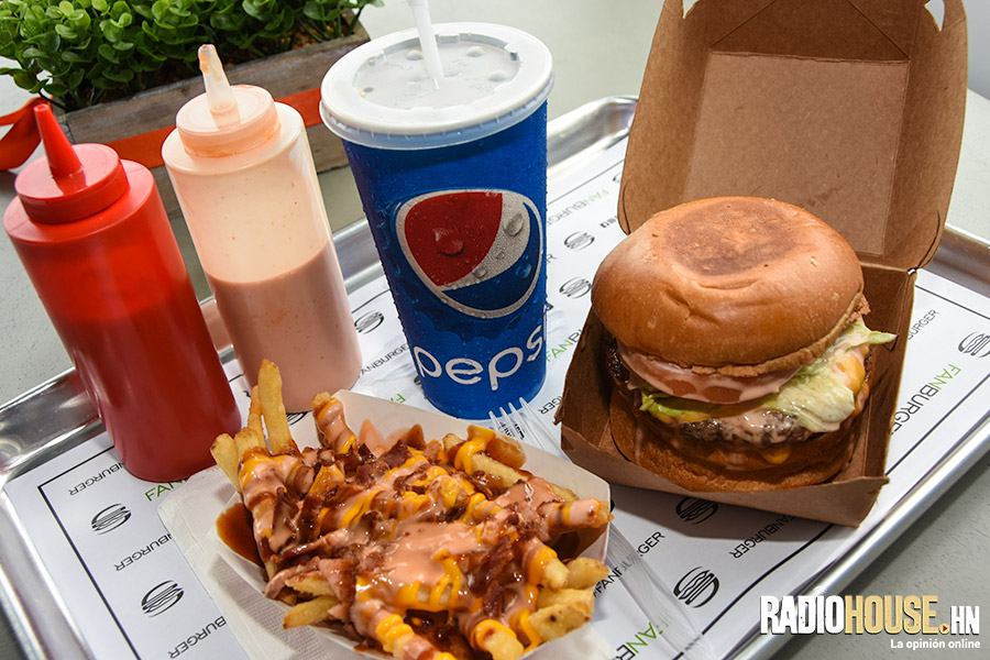 fanburger-y-cafetano-radiohouse-15