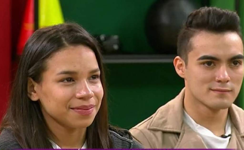 Angie Flores quiso renunciar al duelo final de La Academia para ayudar