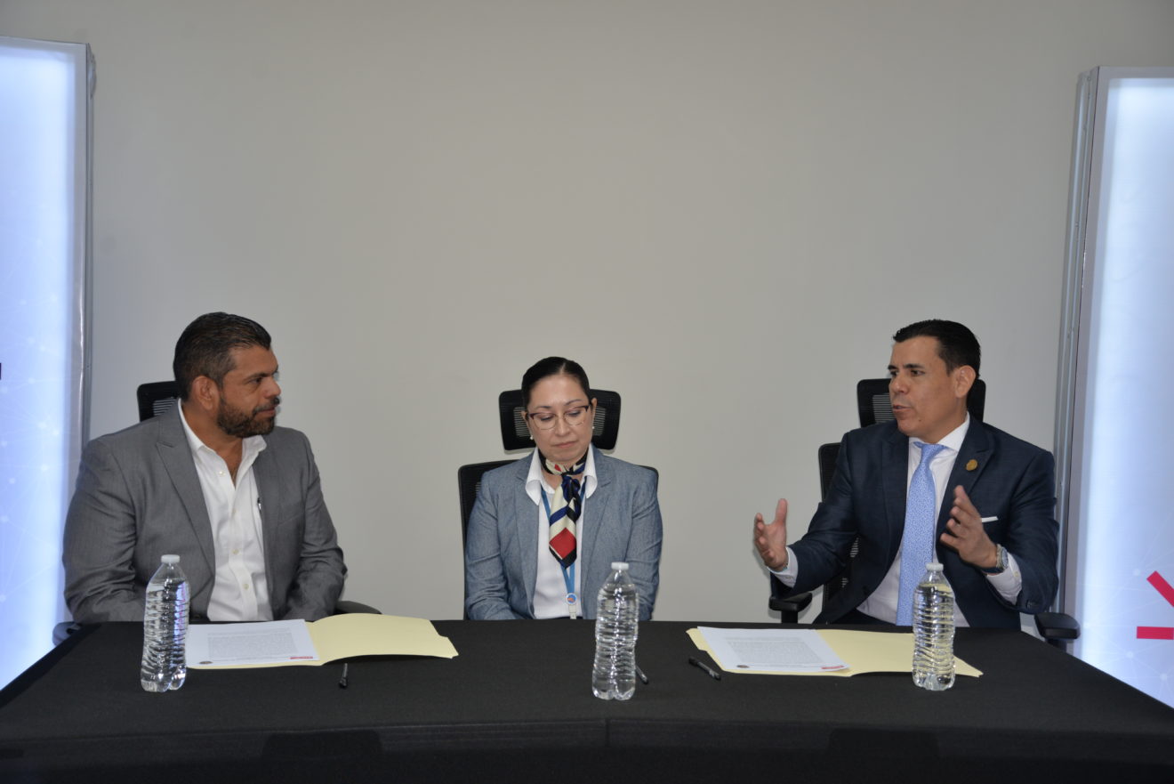 CLARO y el Colegio de Abogados de Honduras firman convenio para ...