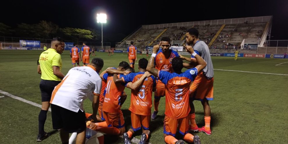 ¡Remontada maquilera! Choloma empata 2-2 ante Lobos UPNFM en Choluteca ...